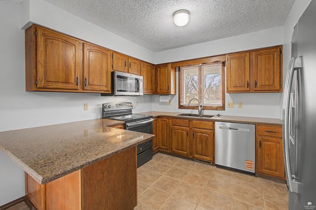 209 Harvey Drive, Manhattan, KS 66502