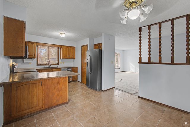 209 Harvey Drive, Manhattan, KS 66502