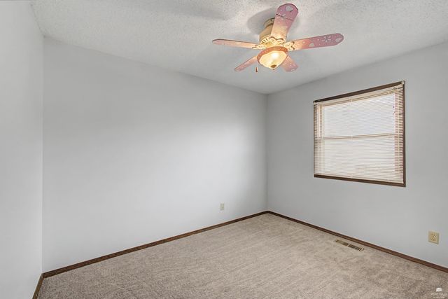 209 Harvey Drive, Manhattan, KS 66502