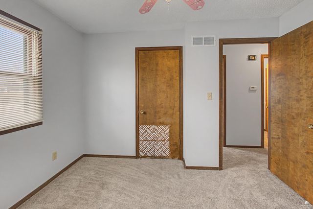 209 Harvey Drive, Manhattan, KS 66502