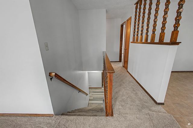 209 Harvey Drive, Manhattan, KS 66502