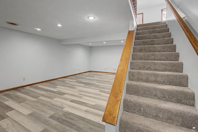 209 Harvey Drive, Manhattan, KS 66502