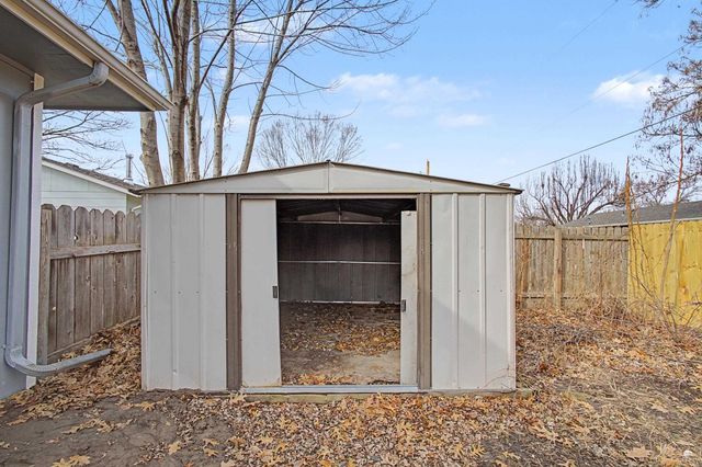 209 Harvey Drive, Manhattan, KS 66502