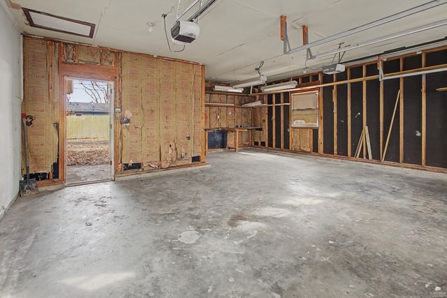 209 Harvey Drive, Manhattan, KS 66502