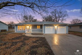 209 Harvey Drive, Manhattan, KS 66502