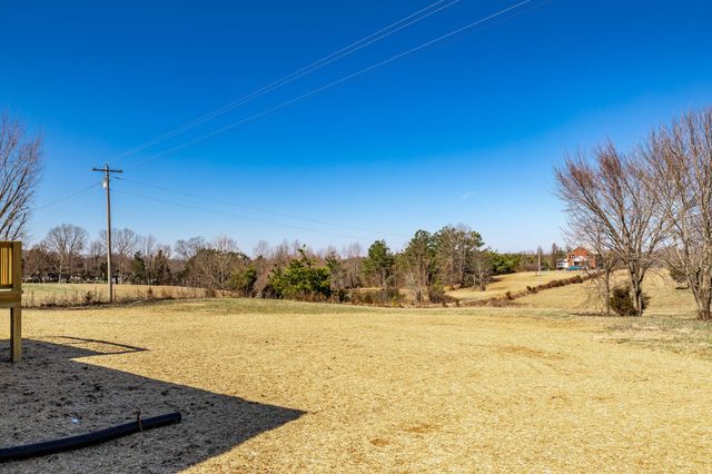 1260 Mount Olive Rd, Westmoreland, TN 37186