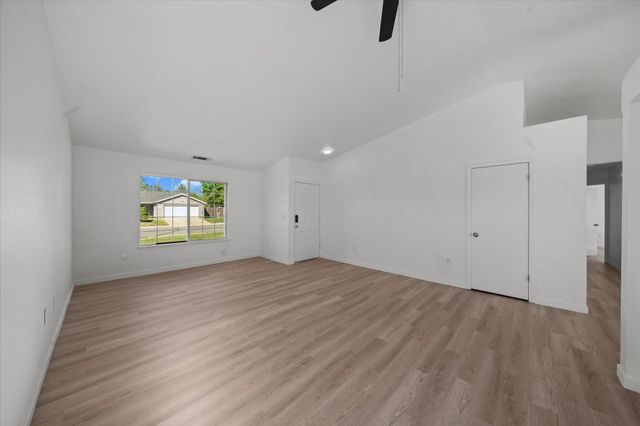 785 Mallard Street, Redding, CA 96003