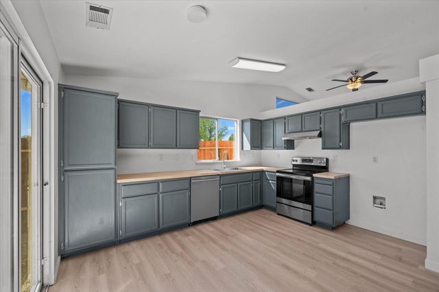 785 Mallard Street, Redding, CA 96003