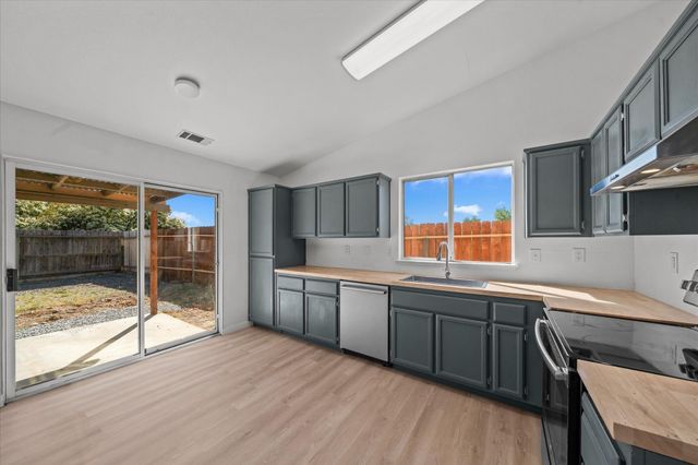 785 Mallard Street, Redding, CA 96003