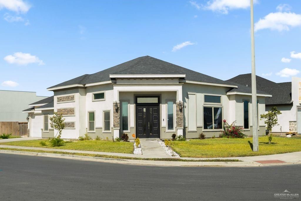 202 N 32nd Street, Hidalgo, TX 78539