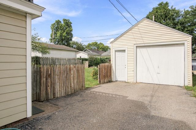 821 Lewis Avenue, St. Joseph, MI 49085