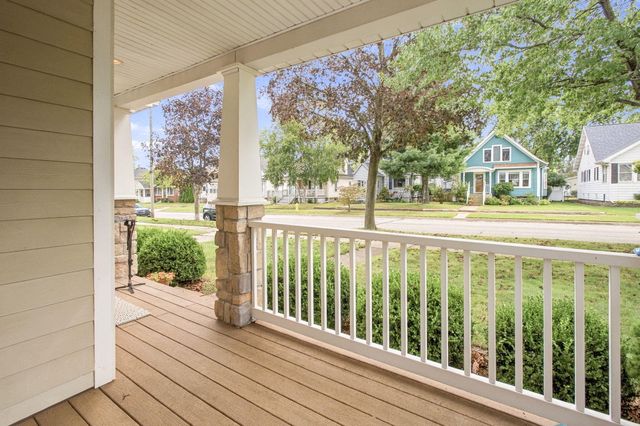 821 Lewis Avenue, St. Joseph, MI 49085
