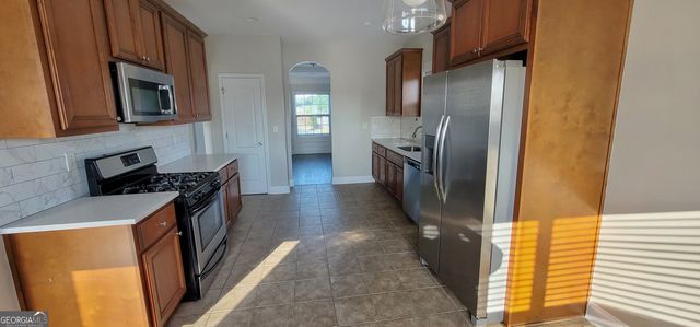 558 Georgia Circle, Loganville, GA 30052