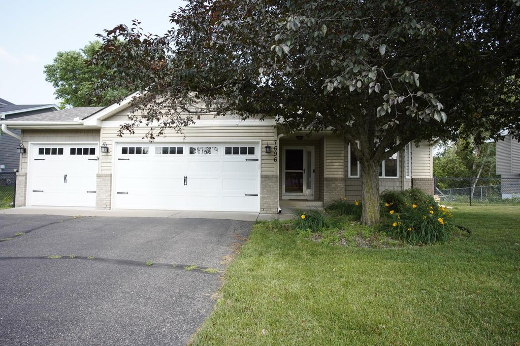 7696 Appaloosa Lane, Circle Pines, MN 55014