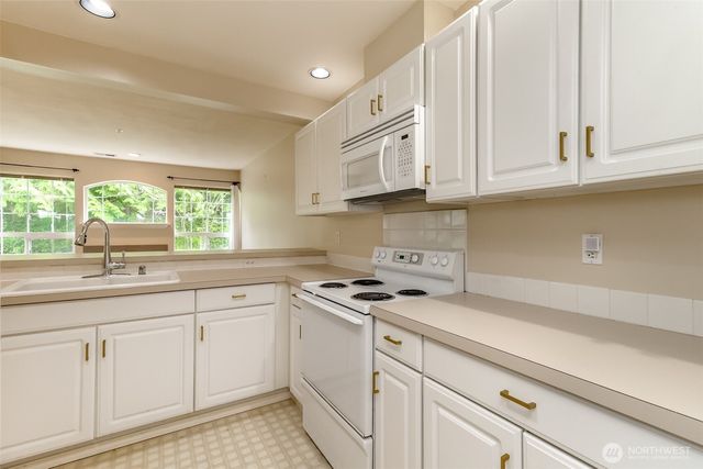 2037 S 368th Place, Federal Way, WA 98003