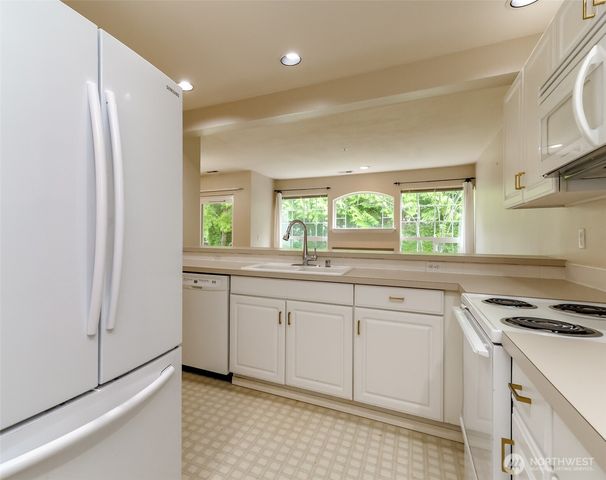 2037 S 368th Place, Federal Way, WA 98003