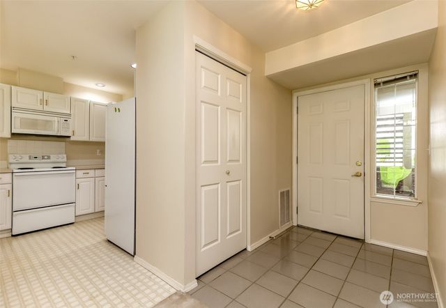 2037 S 368th Place, Federal Way, WA 98003