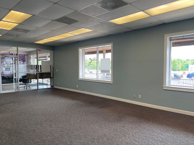 804 Eastwood Drive 6, Mahomet, IL 61853