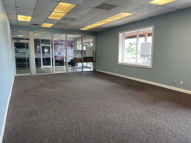 804 Eastwood Drive 6, Mahomet, IL 61853