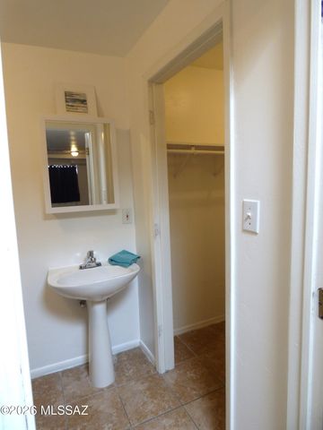 1029 E Irwin Place A, Tucson, AZ 85719