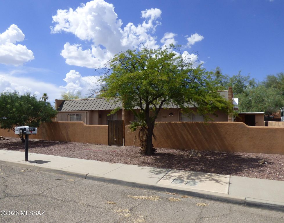 1029 E Irwin Place A, Tucson, AZ 85719