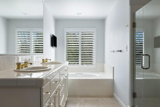 3075 W Silverhill Lane, Fresno, CA 93711