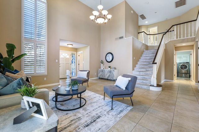 3075 W Silverhill Lane, Fresno, CA 93711