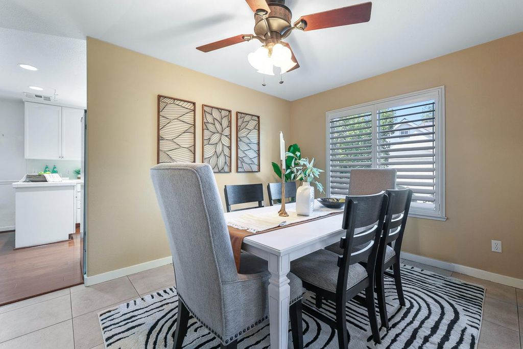 Image 10 of property listing at 3075 W Silverhill Lane, Fresno, CA 93711