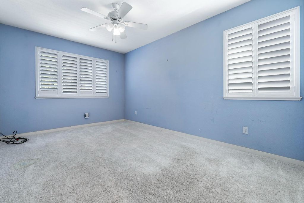 Image 25 of property listing at 3075 W Silverhill Lane, Fresno, CA 93711