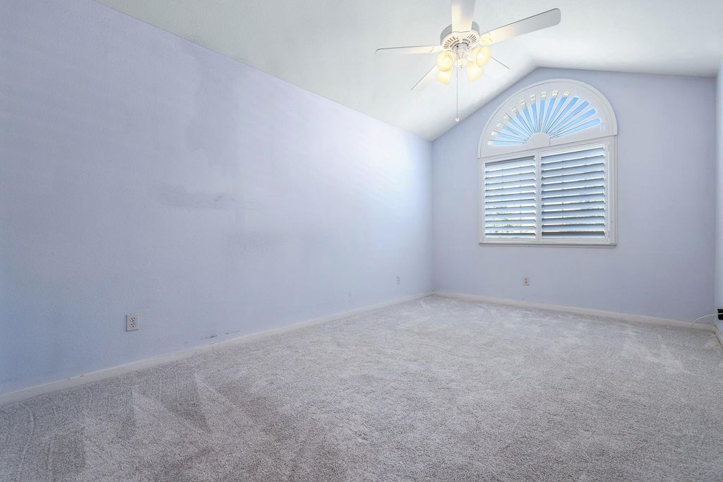 Image 29 of property listing at 3075 W Silverhill Lane, Fresno, CA 93711