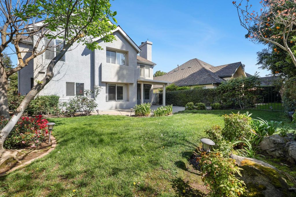 Image 38 of property listing at 3075 W Silverhill Lane, Fresno, CA 93711