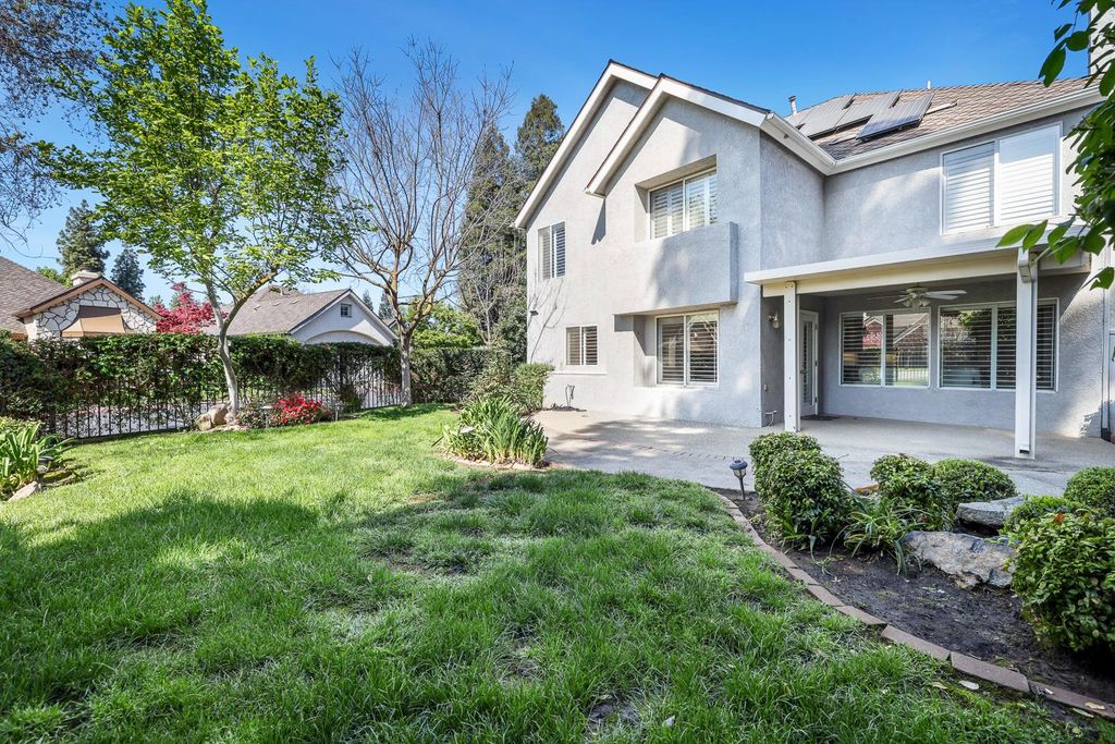 Image 42 of property listing at 3075 W Silverhill Lane, Fresno, CA 93711