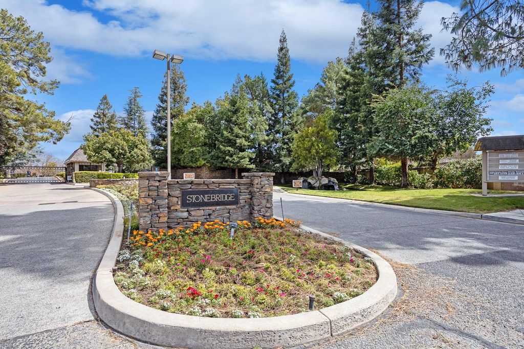 Image 43 of property listing at 3075 W Silverhill Lane, Fresno, CA 93711