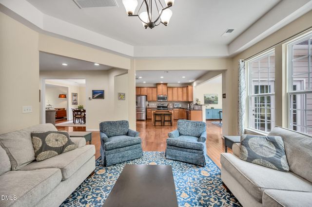 67 S Farnleigh Drive, Chapel Hill, NC 27517