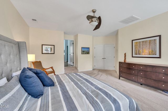 67 S Farnleigh Drive, Chapel Hill, NC 27517