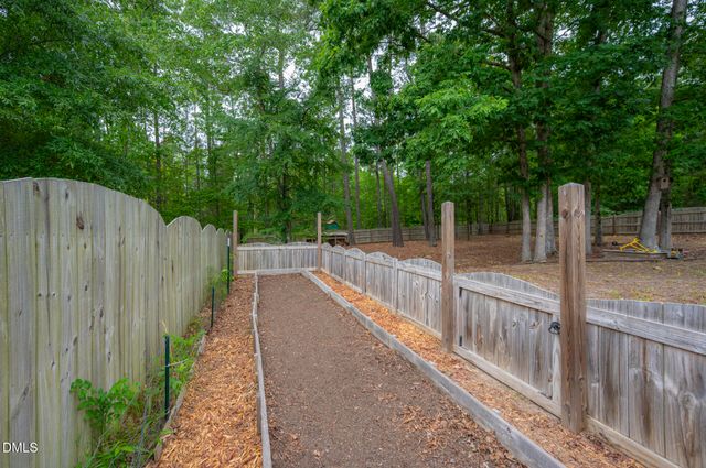 67 S Farnleigh Drive, Chapel Hill, NC 27517