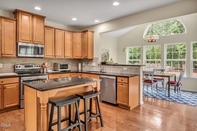 67 S Farnleigh Drive, Chapel Hill, NC 27517