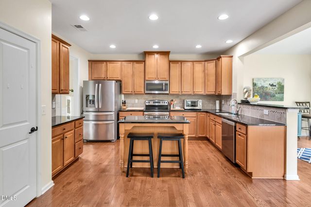 67 S Farnleigh Drive, Chapel Hill, NC 27517