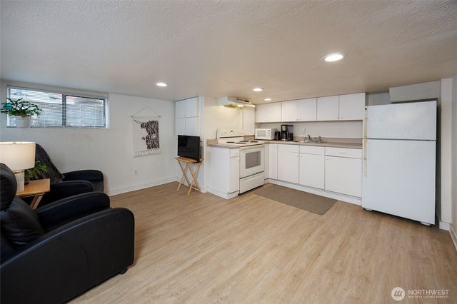 19708 North Park Avenue N, Shoreline, WA 98133
