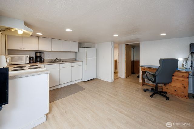 19708 North Park Avenue N, Shoreline, WA 98133