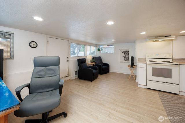 19708 North Park Avenue N, Shoreline, WA 98133