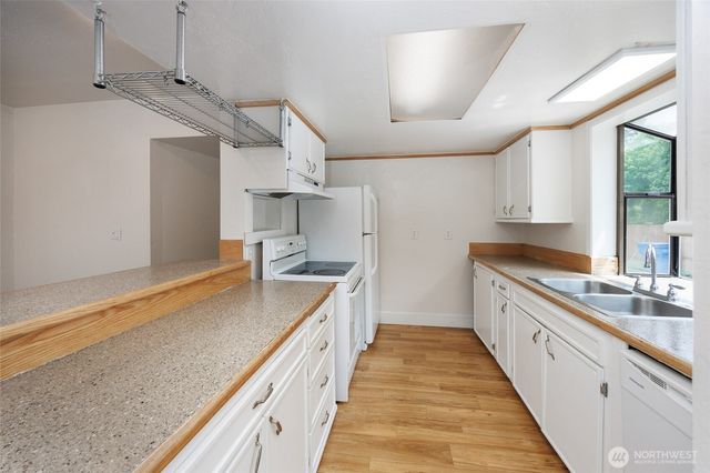 19708 North Park Avenue N, Shoreline, WA 98133