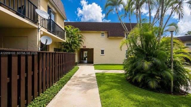 13710 SW 90th Avenue 4, Miami, FL 33176