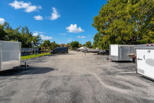 13710 SW 90th Avenue 4, Miami, FL 33176