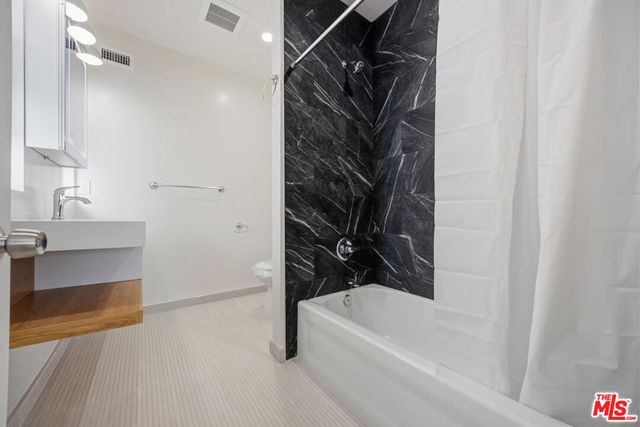 3015 Stocker Place, Los Angeles, CA 90008