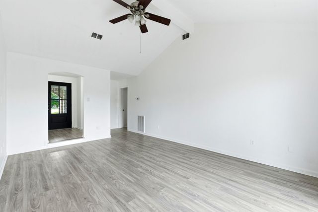 659 Grand Oaks Drive, Houston, TX 77015