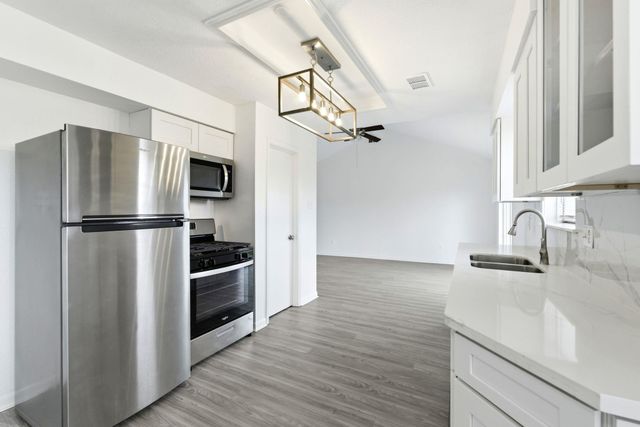 659 Grand Oaks Drive, Houston, TX 77015