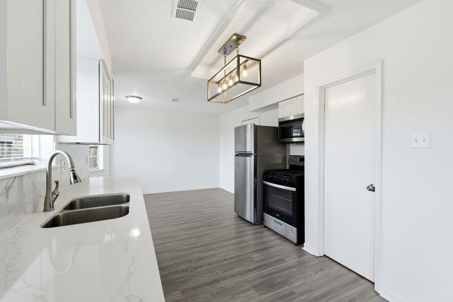 659 Grand Oaks Drive, Houston, TX 77015