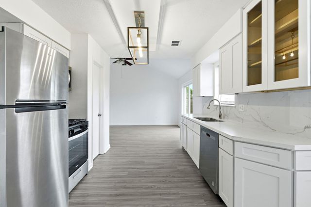 659 Grand Oaks Drive, Houston, TX 77015