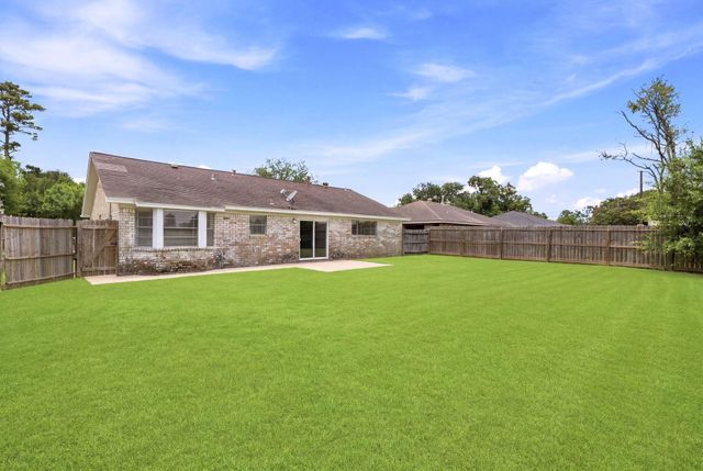 659 Grand Oaks Drive, Houston, TX 77015